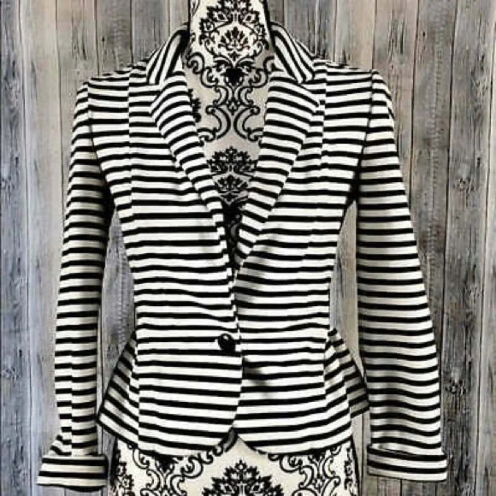 Elle White Black Striped Stretch‎ Blazer Medium M